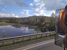 yqVrMQov5lg.webp