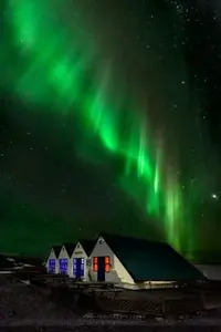 fa2c5e4e71270fbdd2184b8703bf33bf--northern-lights-universe.webp
