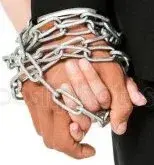 depositphotos_212081122-stock-photo-cropped-shot-bride-groom-holding.webp