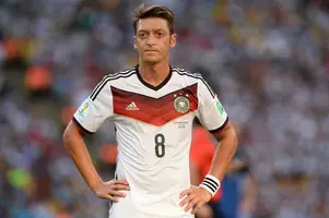 ozil-pic4_zoom-1000x1000-39196.webp ozil-pic4_zoom-1000x1000-39196.webp
