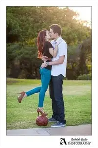 86a85fd1abc7cc630f9b04434ca86ebf--basketball-engagement-photos-basketball-couples.webp