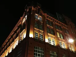 20180801_прогулка в центре_00040_Fotor.webp