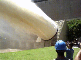 bf900a8aac853eaababd8930272a1638.gif