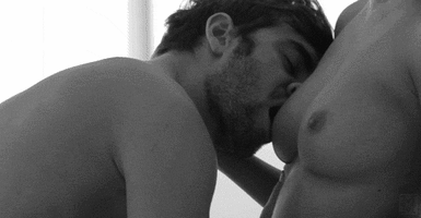 latin-surtugunun-porno-videosu.gif
