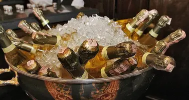 sampan_5c14a4800df31.webp