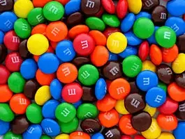 280px-Plain-M&Ms-Pile.webp
