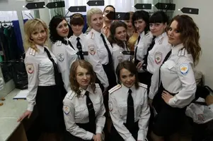 Девушки в галстуках.webp