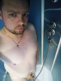 42KSqcAZEpU.webp