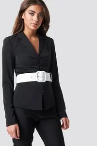 episodes_fashion_week_boning_detail_blazer_1018-001387-0002_01a.webp