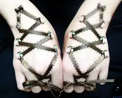 4daa4f368a96d0735a003b3ede59c8e3--corset-piercings-body-piercings.webp