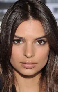 kinopoisk.ru-Emily-Ratajkowski-2663679.webp