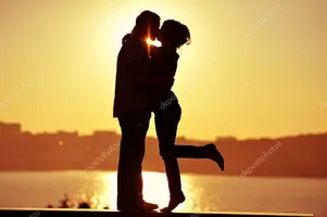 depositphotos_44633879-stock-photo-couple-in-love-back-light.webp