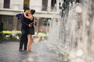 1920x1280_px_Cuple_drops_embrace_Fountain_hug_kiss_love-1766739.jpeg.webp