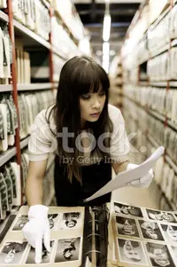 16897290-vintage-photo-album.webp