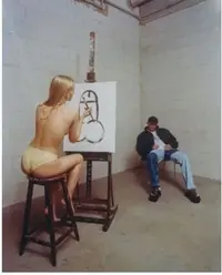 рисует.webp
