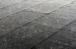 1280px-Hard_rain_on_a_roof.webp