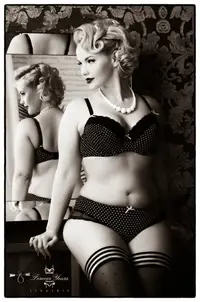 ab3a0af1c5d29bfeb9b106484ca3b1eb--pin-ups-big-girls.webp