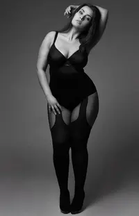 6f044f2a3b1004a4aebcaf375bcfce9a--beautiful-curves-sexy-curves.webp