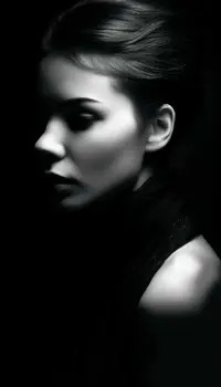 010361 Портрет в темноте .webp