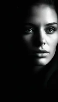 010362 Портрет в темноте .webp