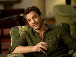 Javier-Bardem-Sexy-a-la-ville-meconnaissable-a-l-ecran-Diapo.webp