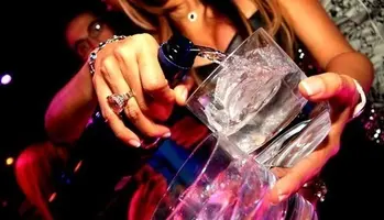1478889441_female-768x512.webp