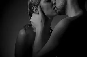 kiss_2.webp