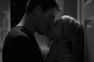kiss_3.gif