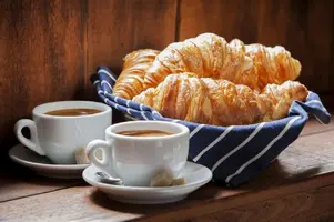 croissants-1280x853.webp
