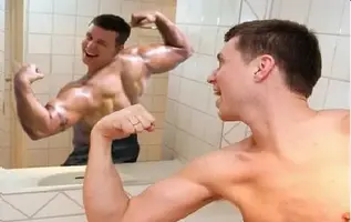 girls_guys_mirror_02.webp