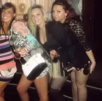 LI4nBqarC8g.webp